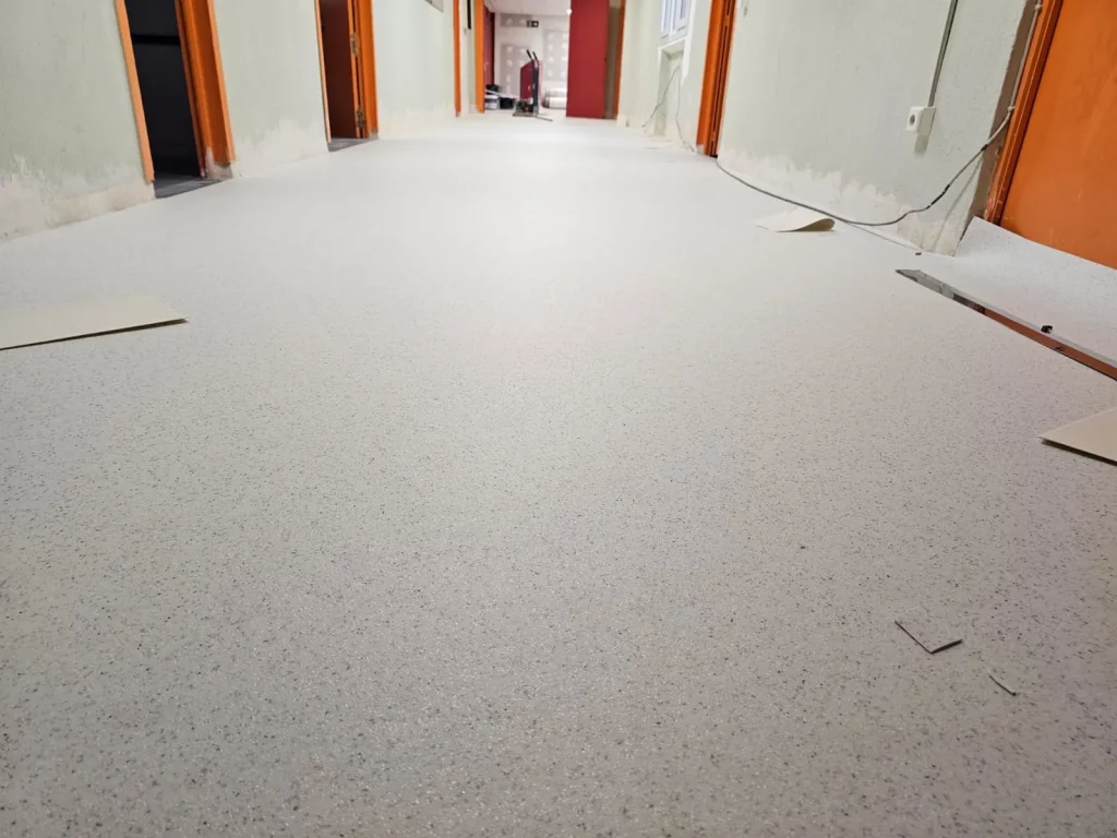 Escuela infantil – Instalación de pavimento PVC en Madrid